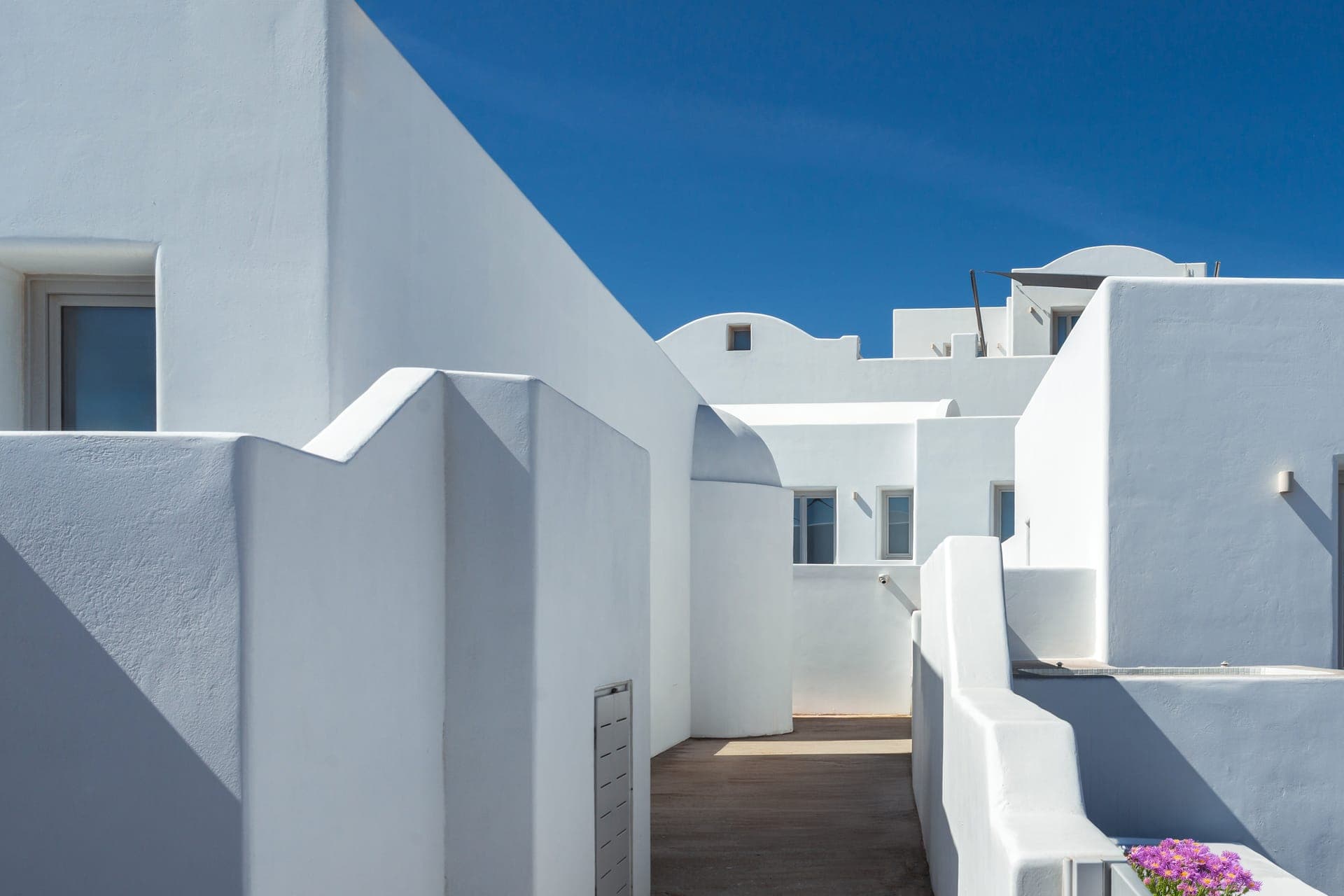 properties-OIKOSSANTO-0.jpg