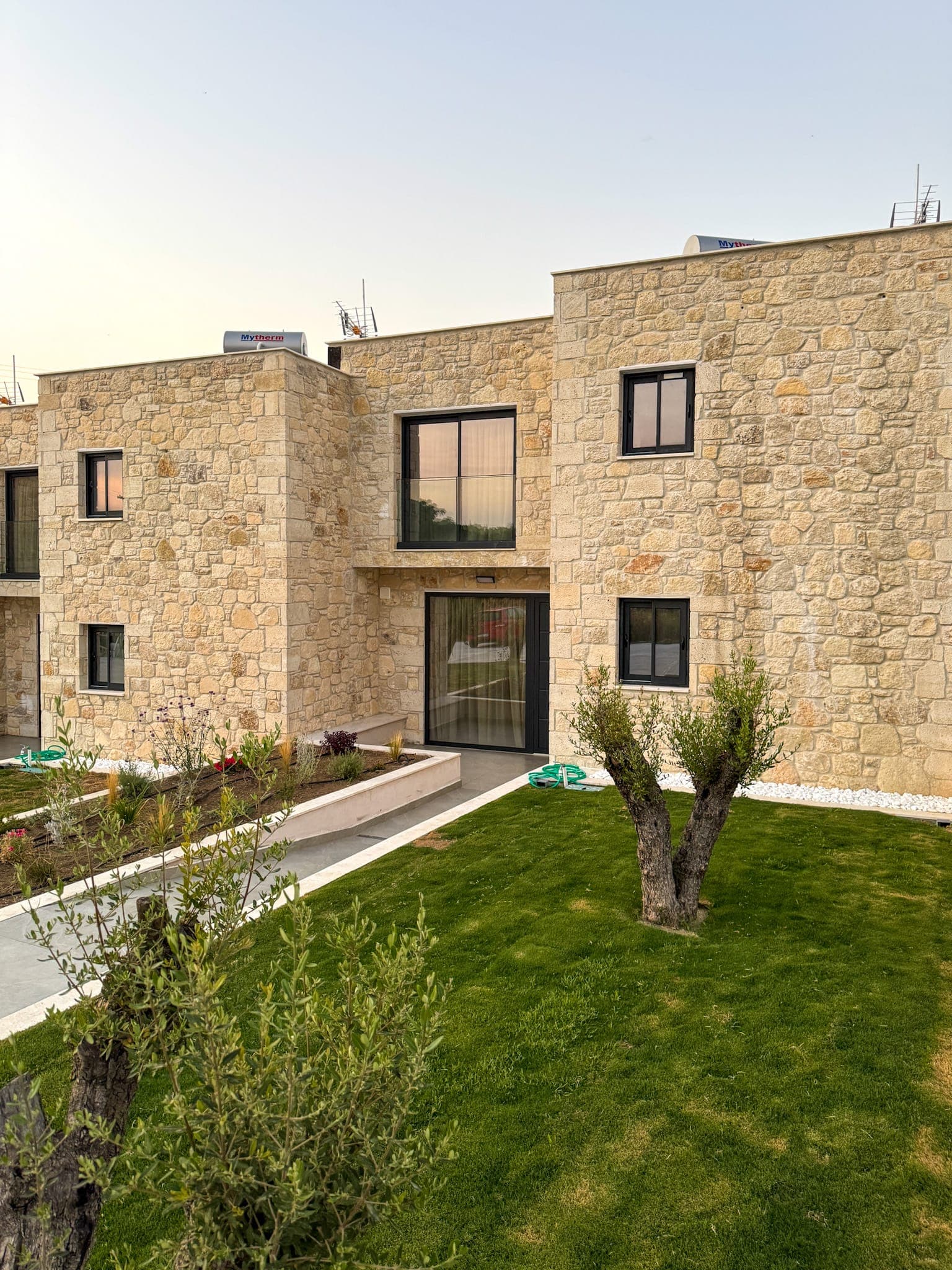 properties-OLIVEPATH-0.jpg