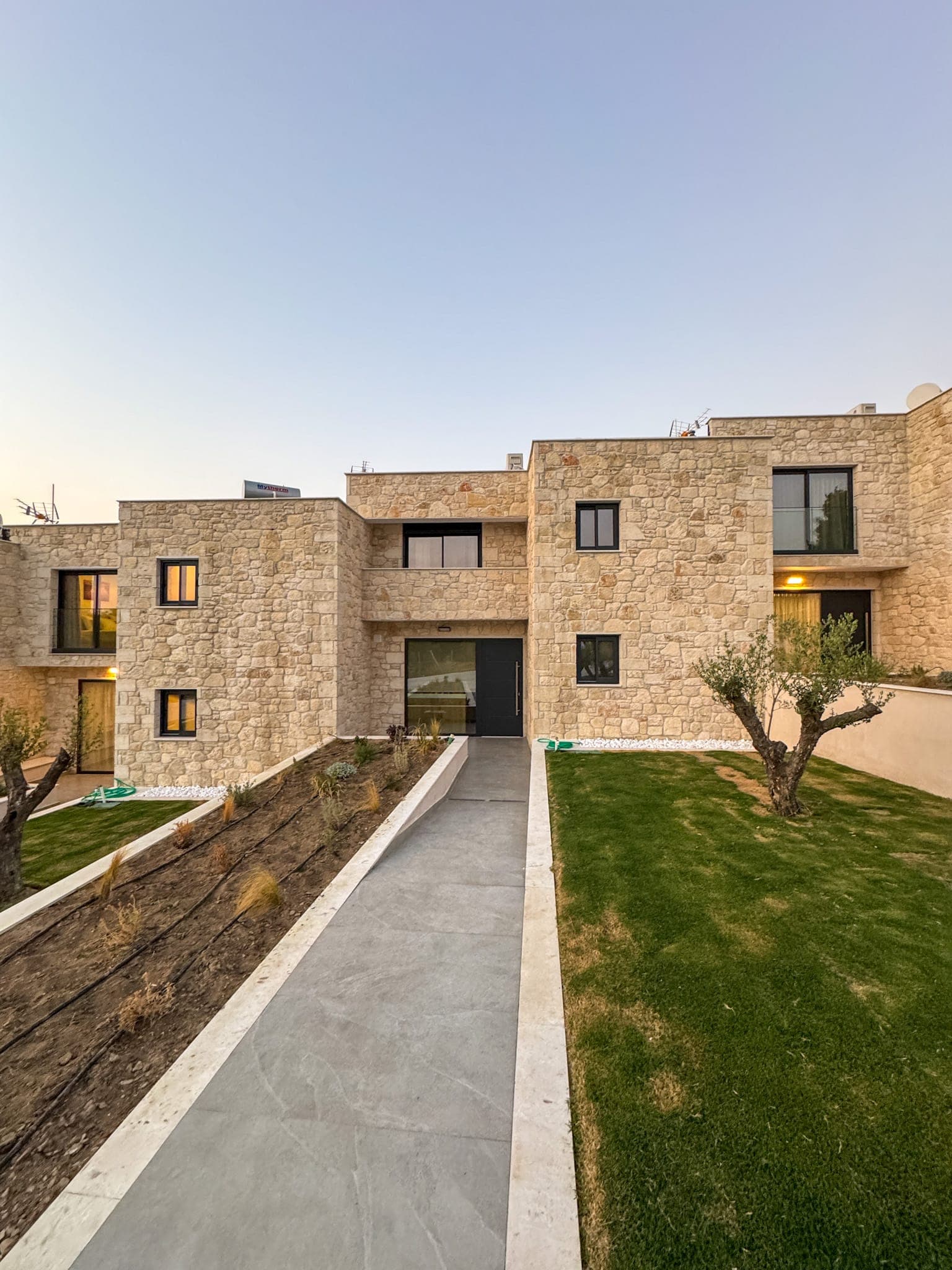 properties-OLIVEPATH-2.jpg