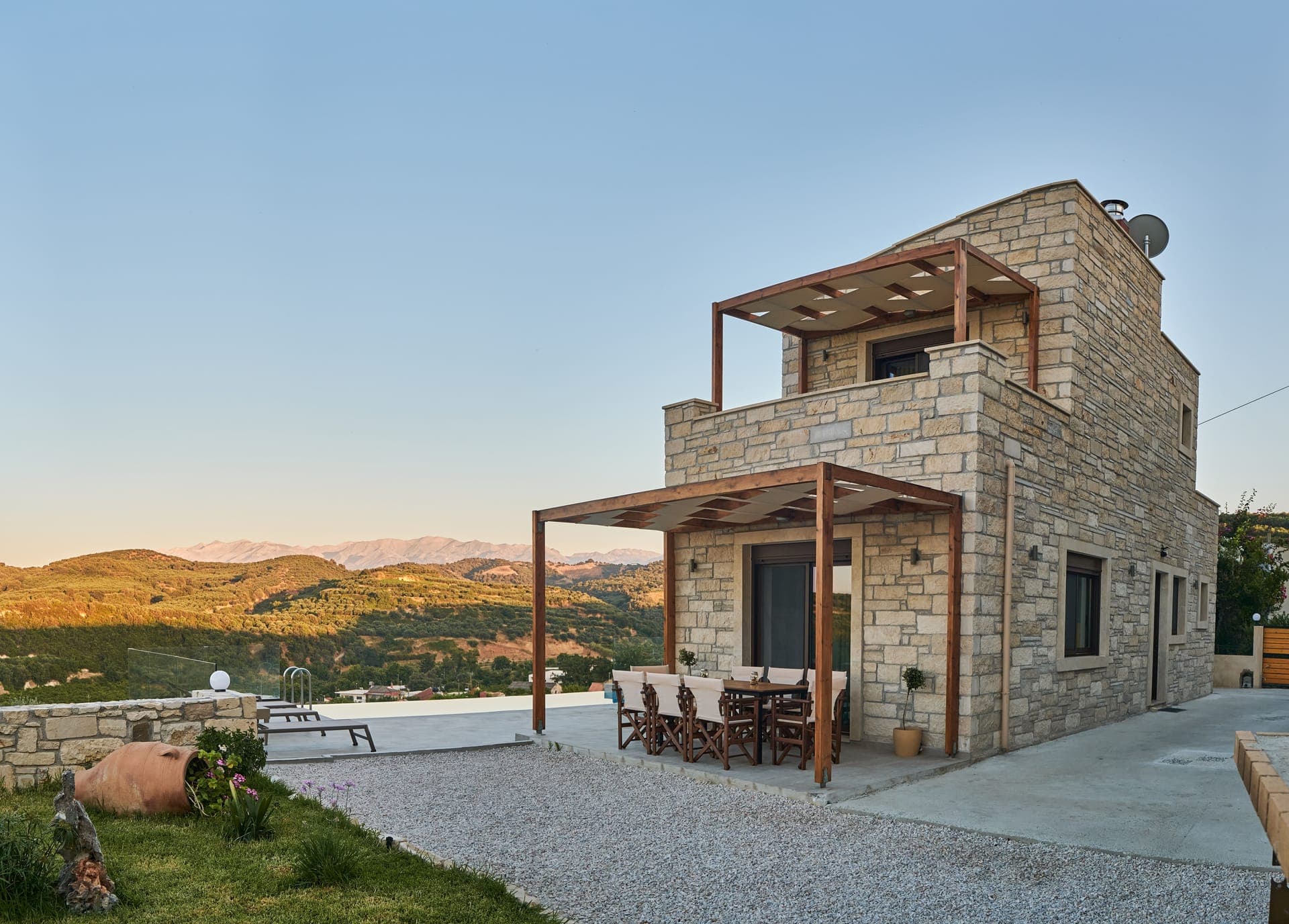 properties-OLIVEVAL-1.jpg