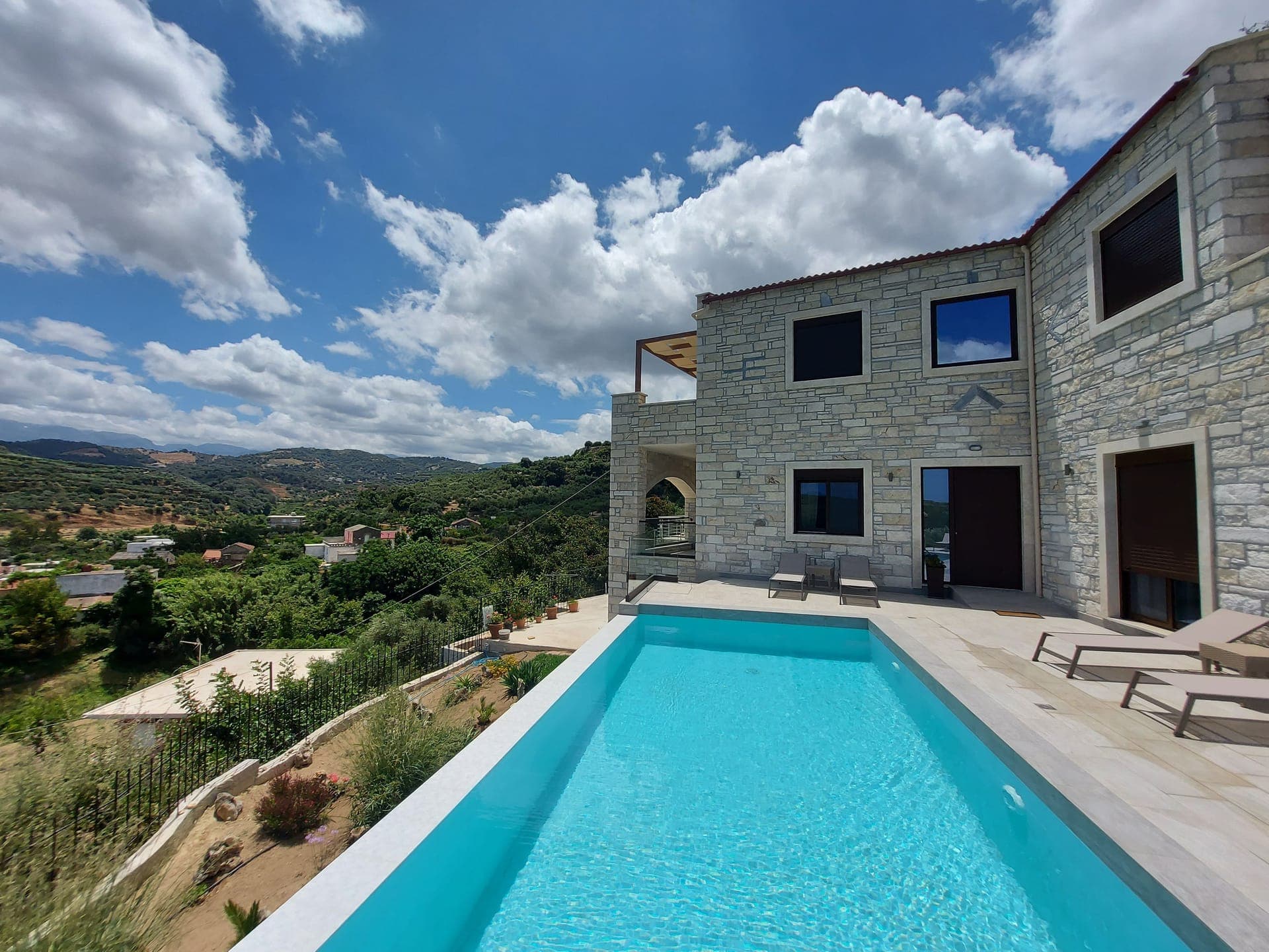 properties-OLIVEVAL-2.jpg