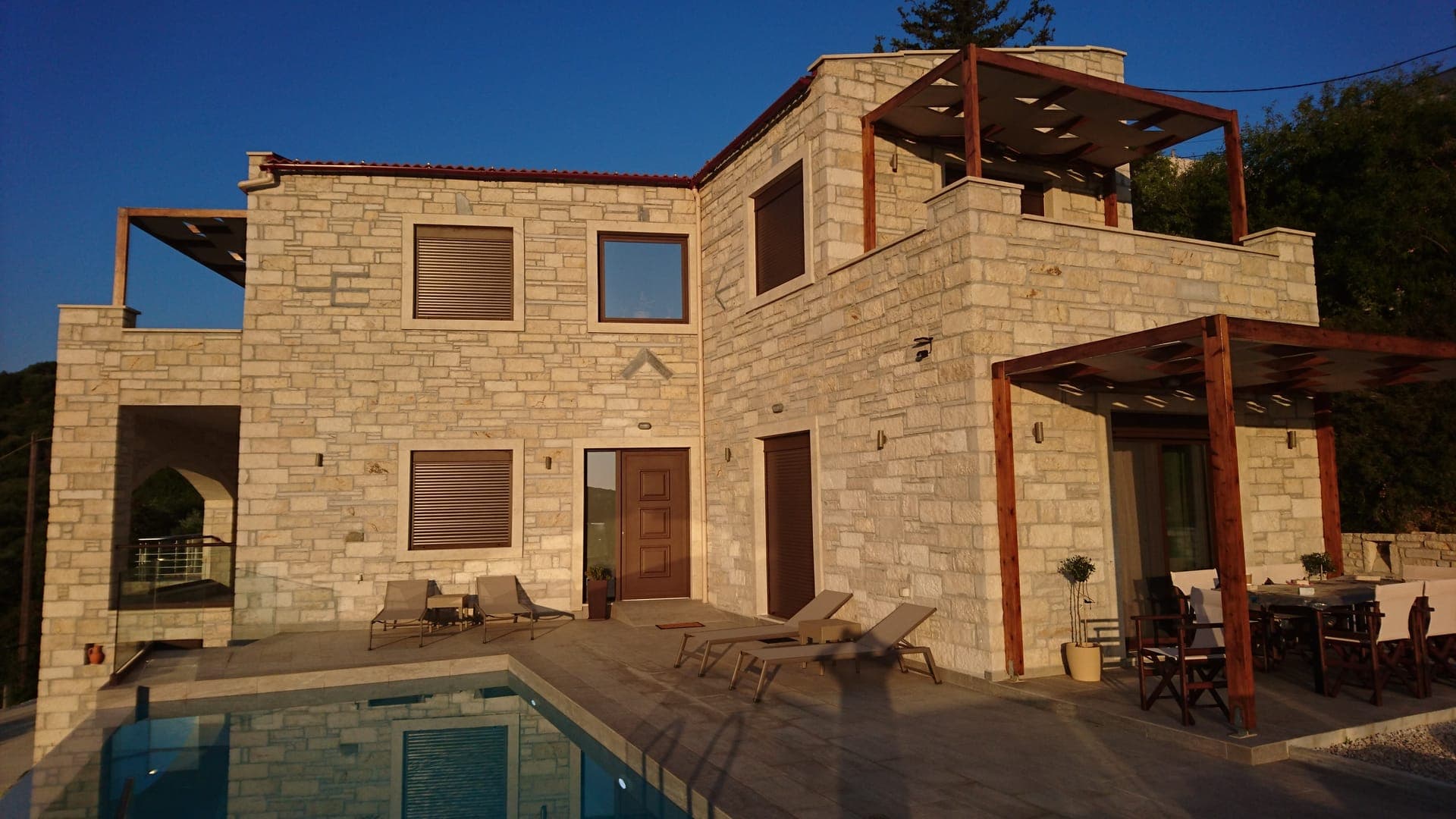 properties-OLIVEVAL-3.jpg
