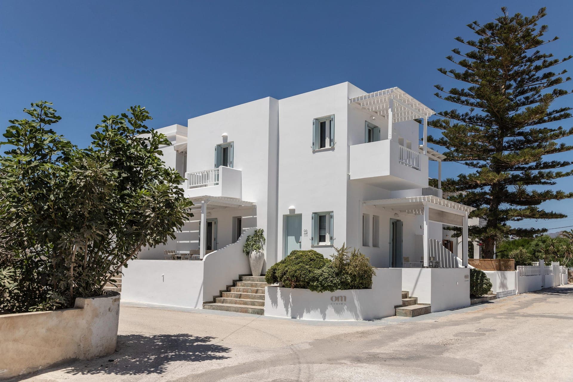 properties-OMLIVINGML-1.jpg