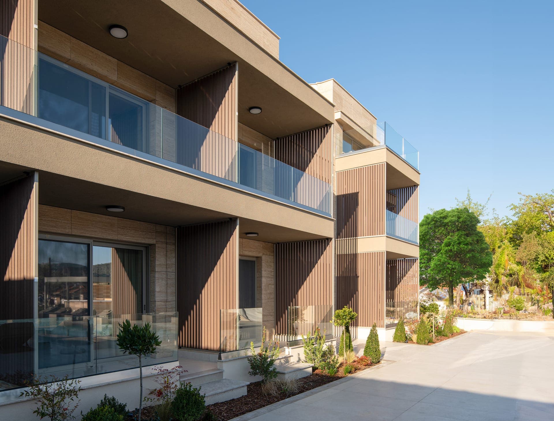 properties-ONIROBH-2.jpg