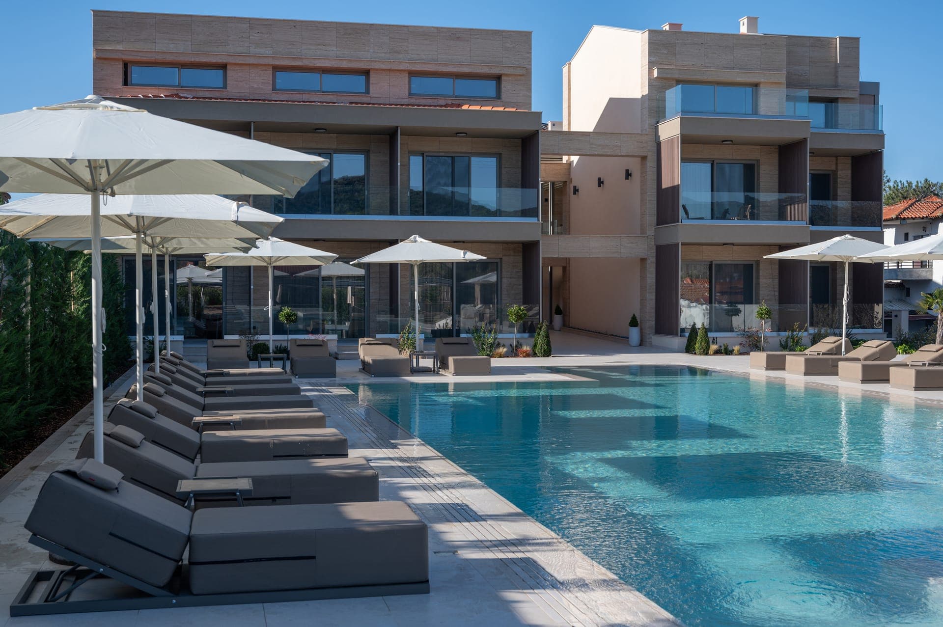 properties-ONIROBH-4.jpg