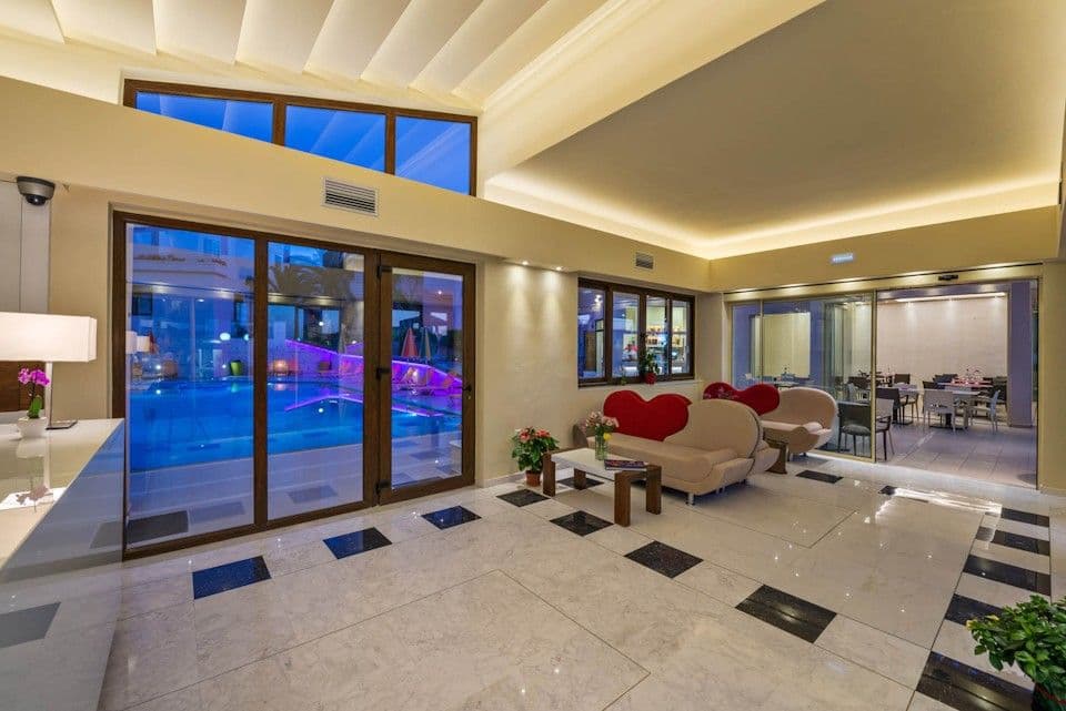 Oscar Suites & Village reception