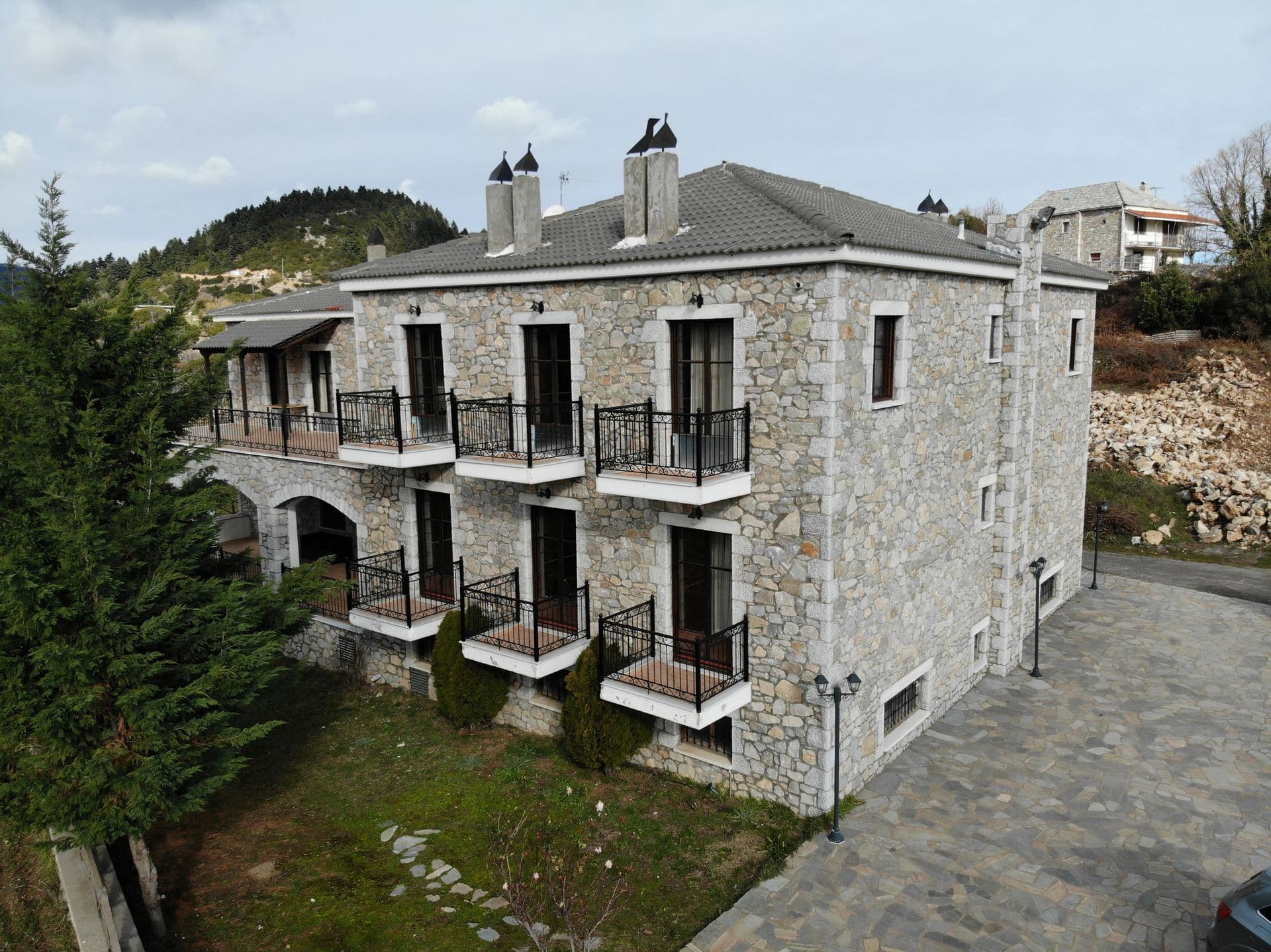 properties-OURANOGEIT-0.jpg