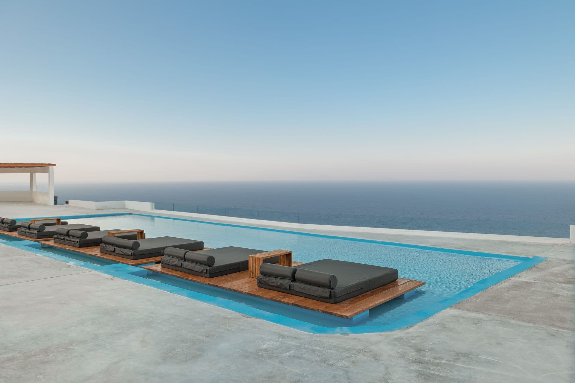 properties-OYSTERSUIT-1.jpg
