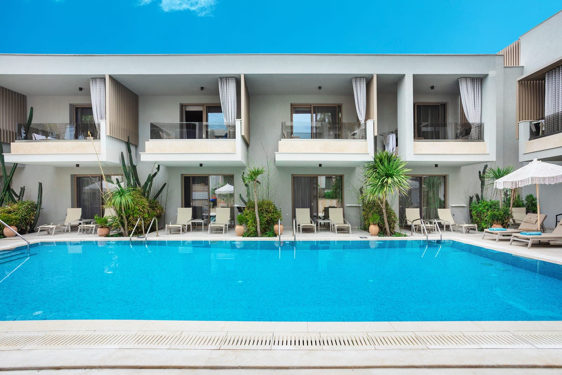 properties-PEFKIDELUX-1.jpg