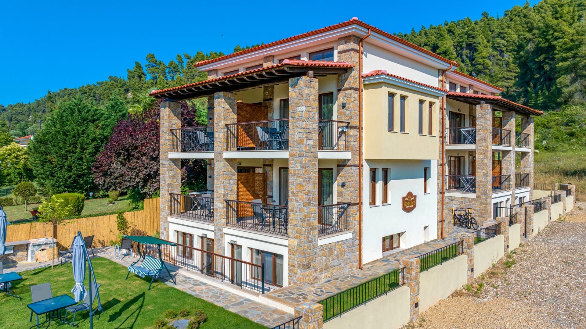 properties-PENELOPELX-0.jpg