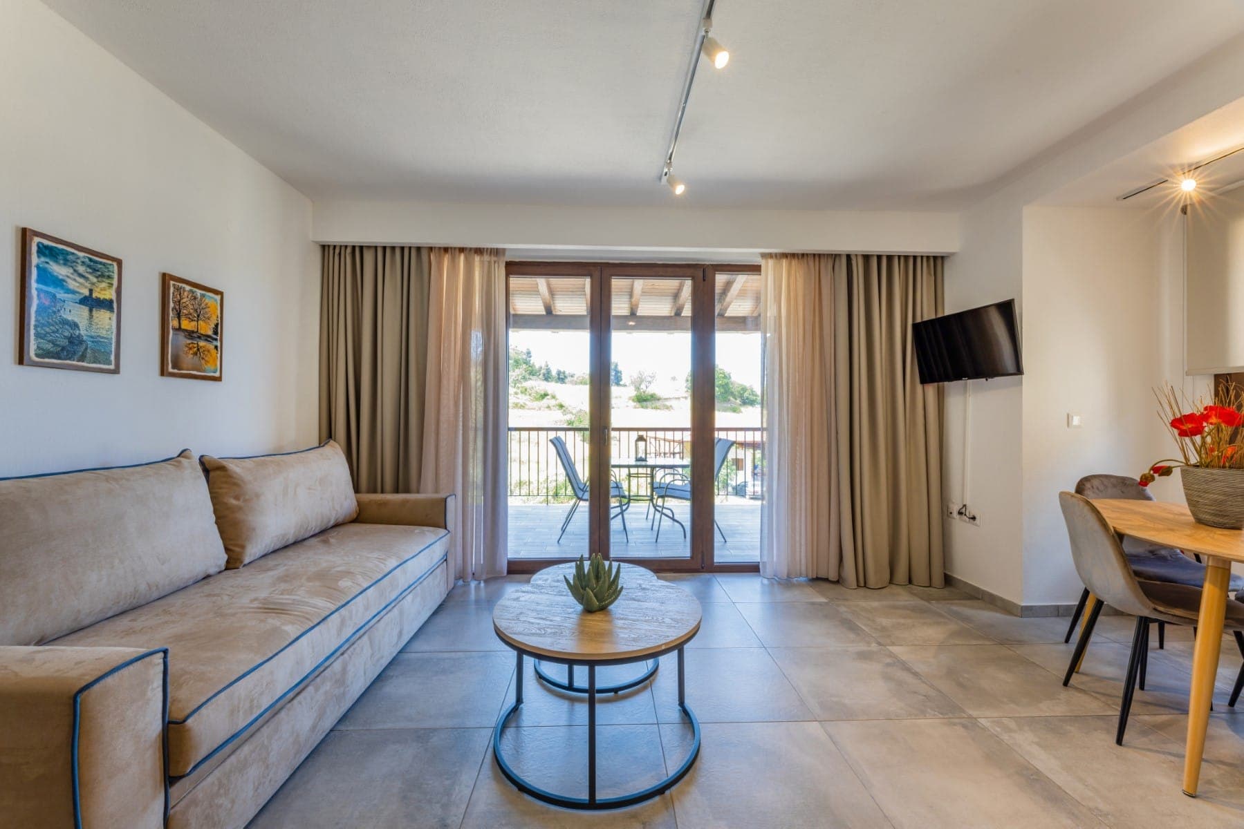 properties-PENELOPELX-2.jpg