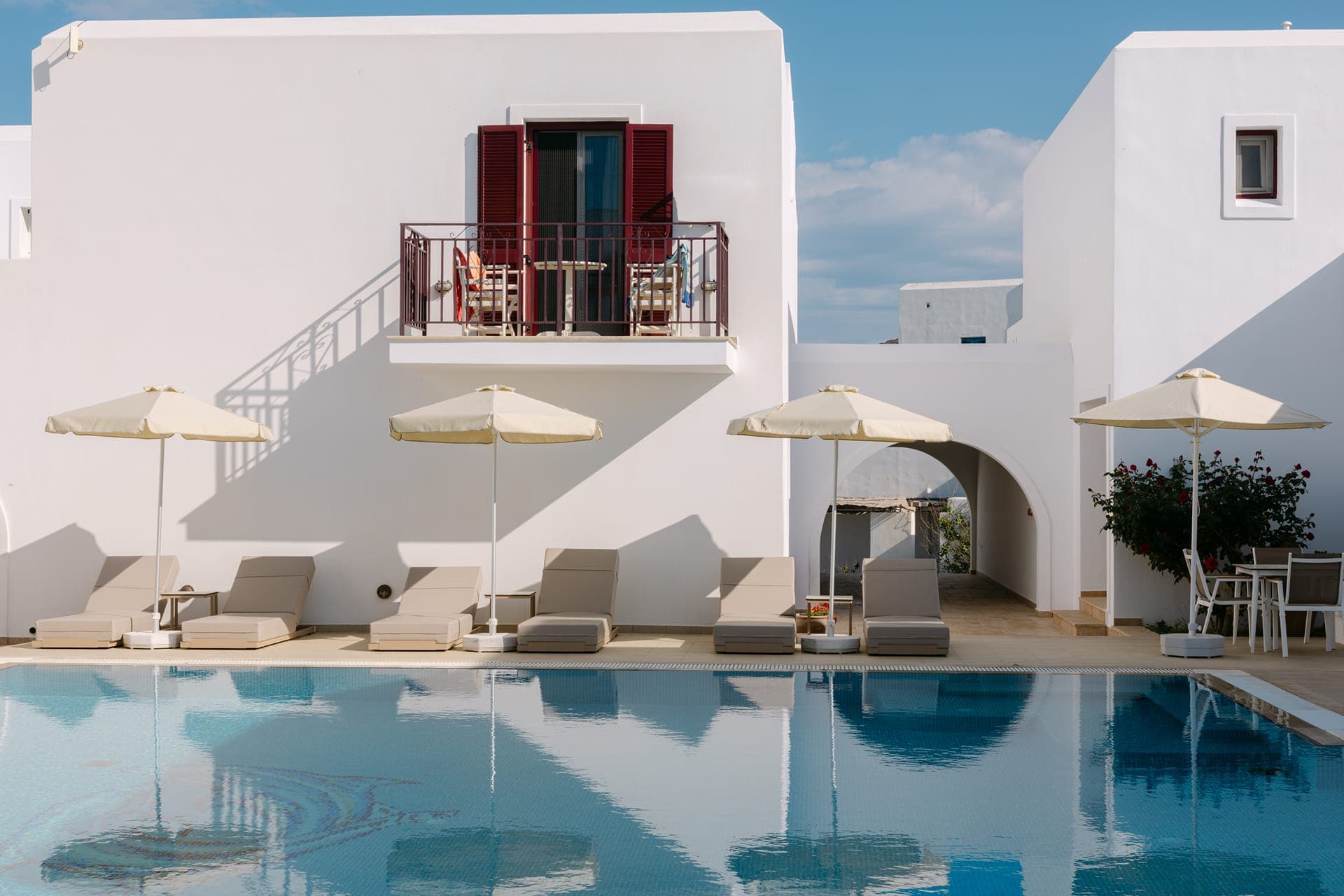 properties-PERLANAXOS-2.jpg