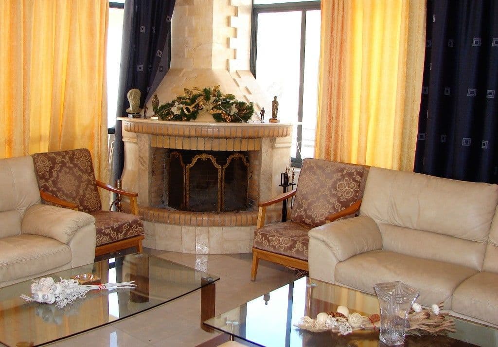 properties-PETITPAL-4.jpg