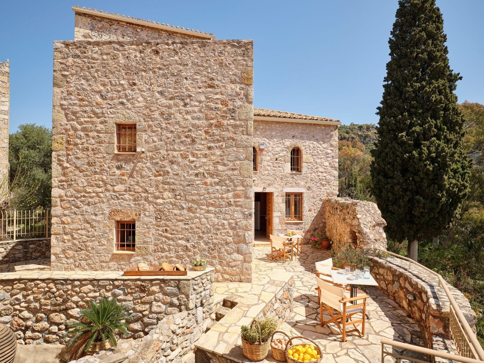 properties-PETREAS-1.jpg