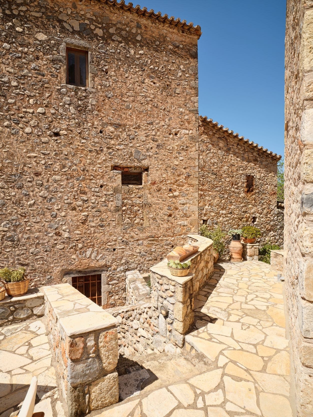 properties-PETREAS-2.jpg
