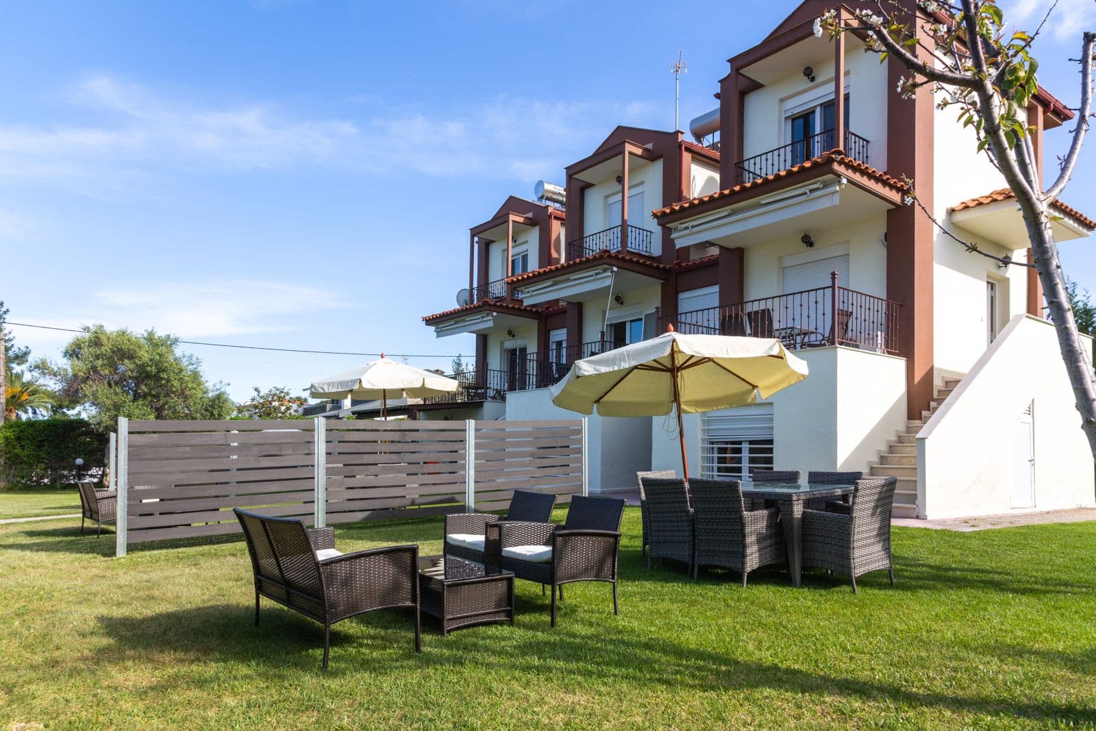 properties-PIGADAKI-0.jpg