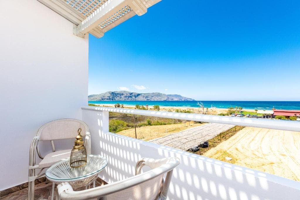 properties-PINELOPIBS-0.jpg