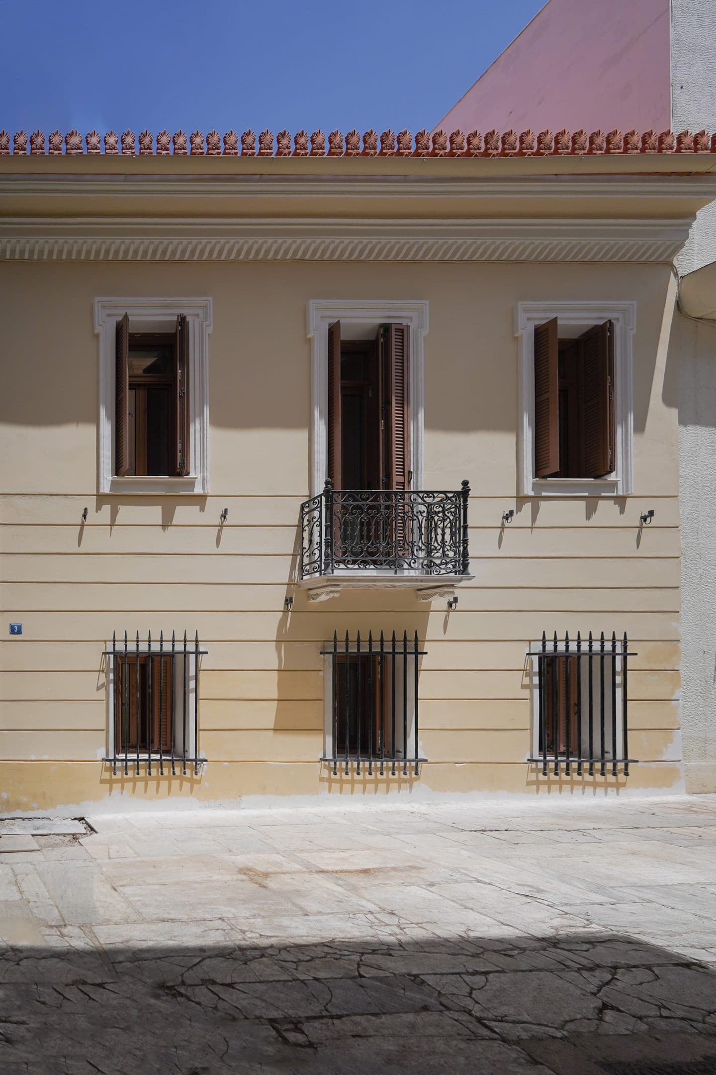 properties-PLAKAHOUSE-0.jpg