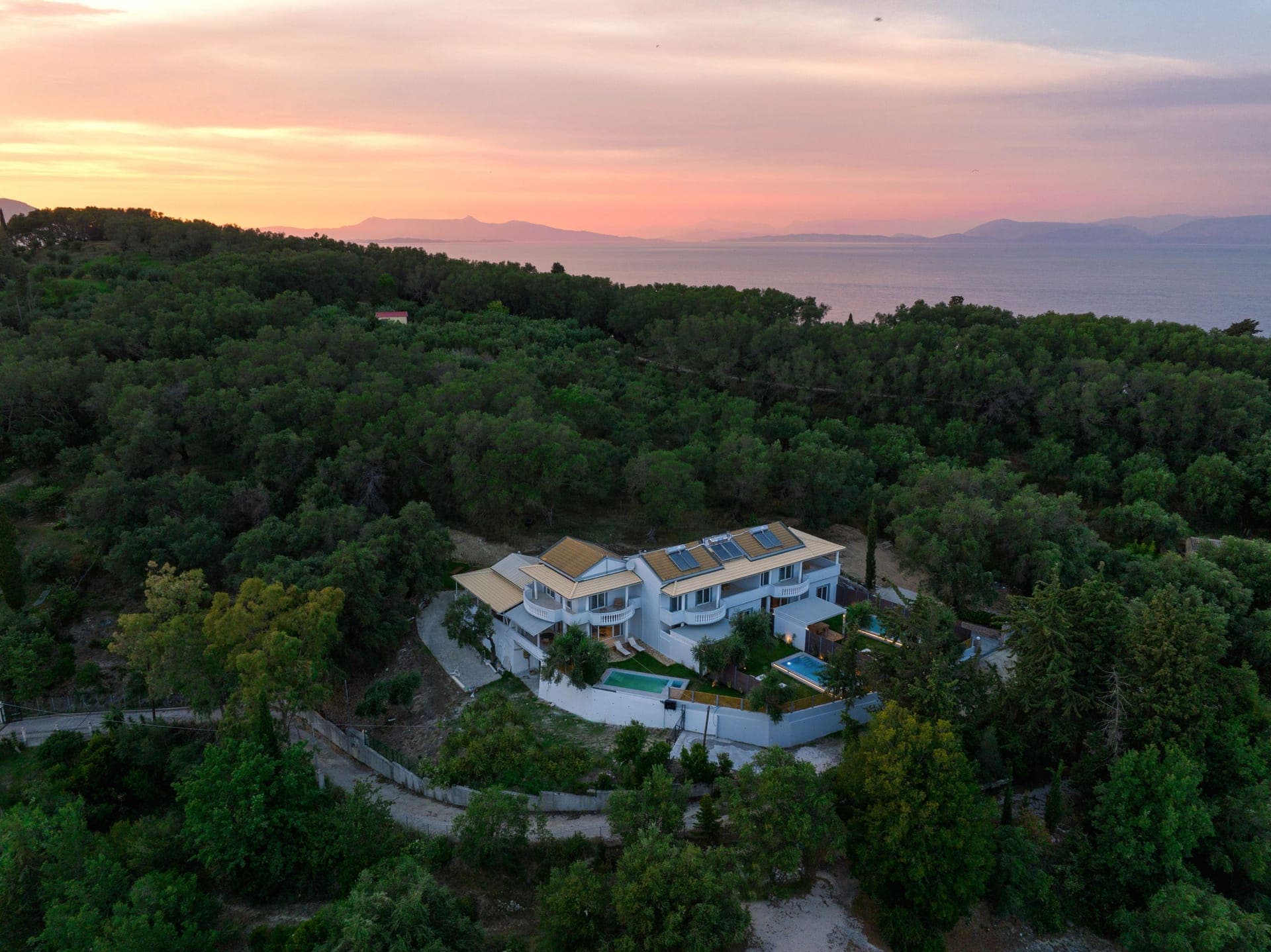 properties-PLAYIA-2.jpg