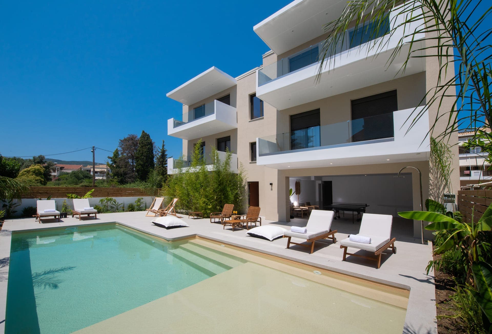 properties-PNOEFEEL-2.jpg