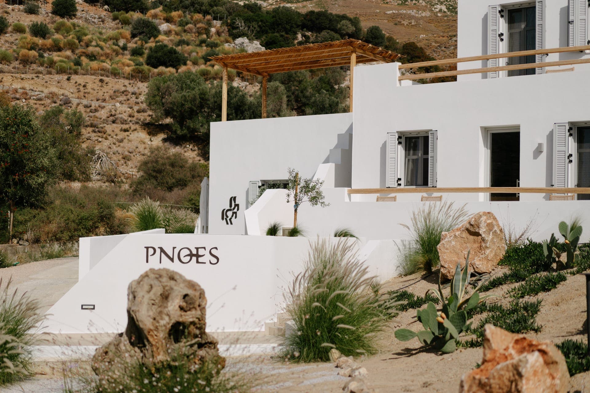 properties-PNOESSKYR-1.jpg