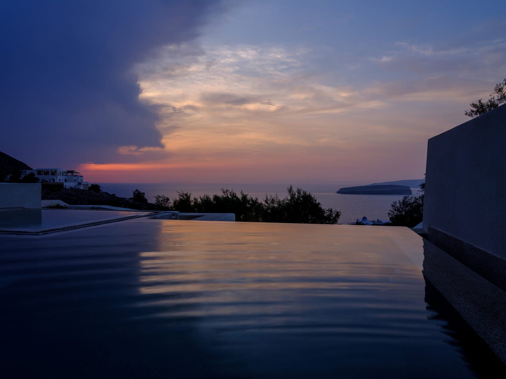 11 : 11 By Potnia Theron Suites
