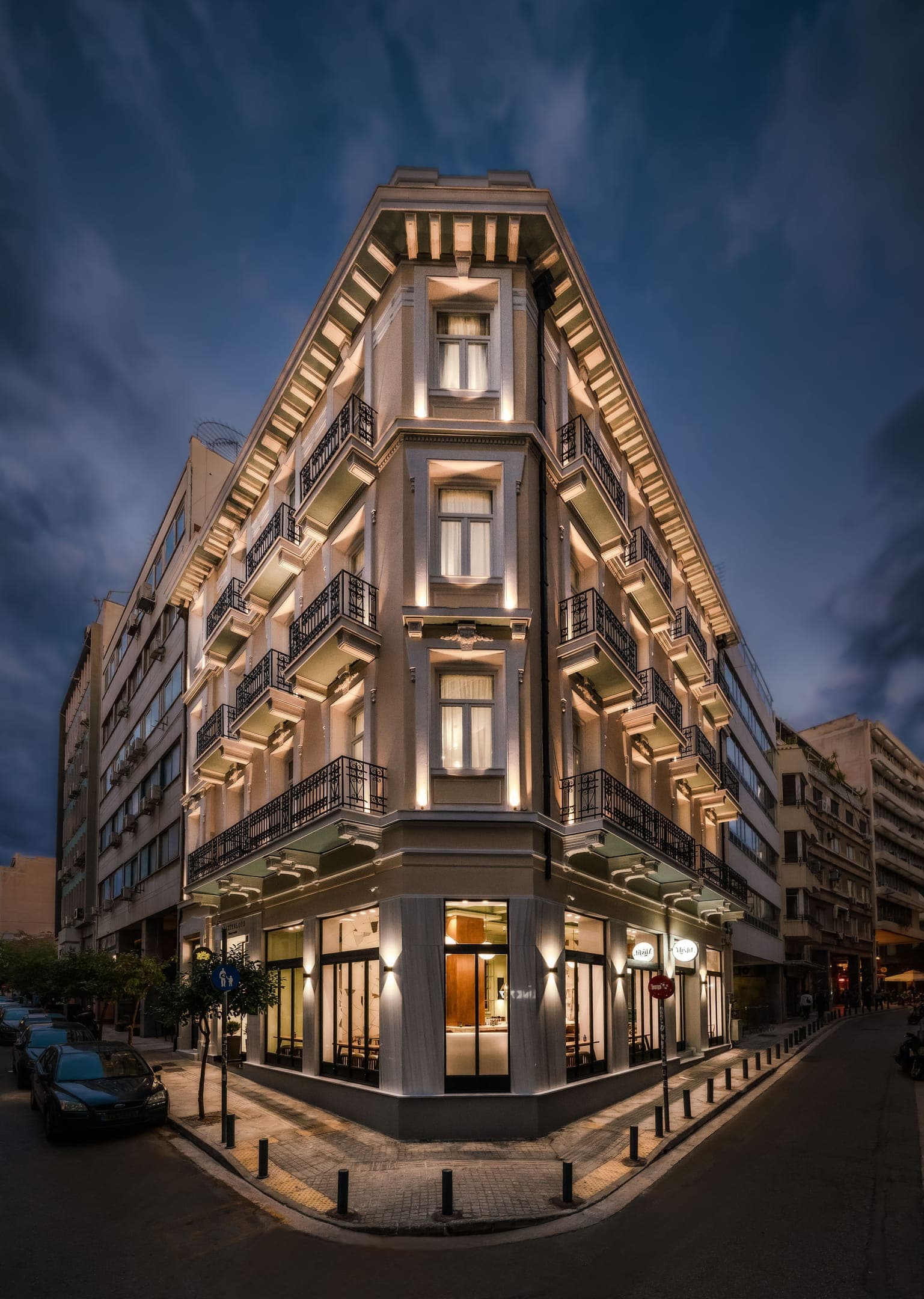 properties-PRAXLUXURY-0.jpg