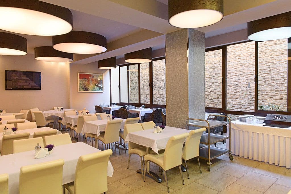 properties-PRINCHOTEL-1.jpg