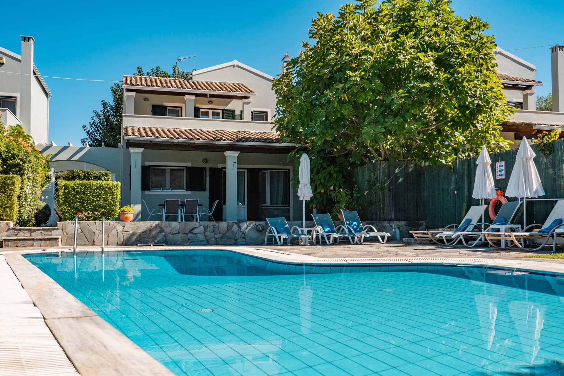 properties-PYRAMVILLA-3.jpg