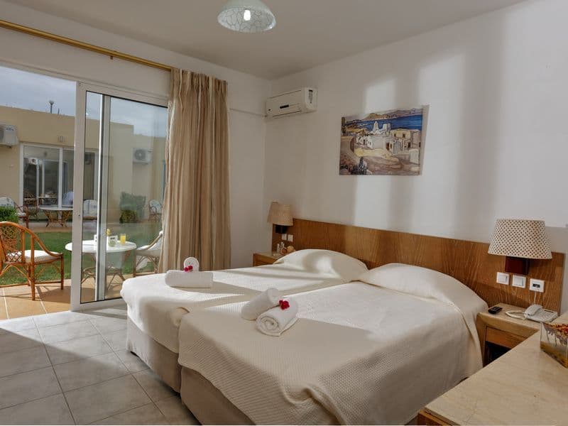 DOUBLE ROOM