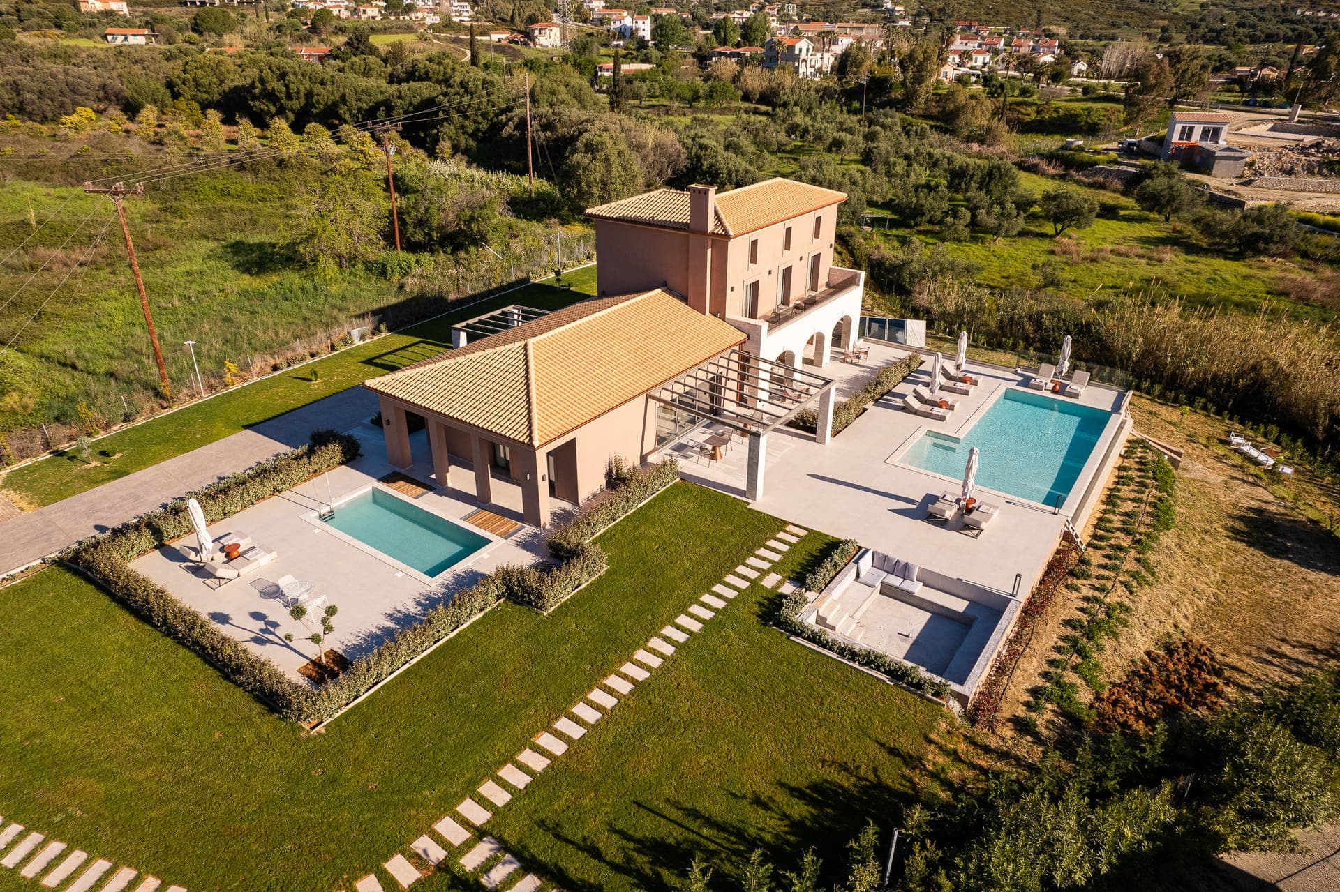 properties-REVELISUIT-0.jpg