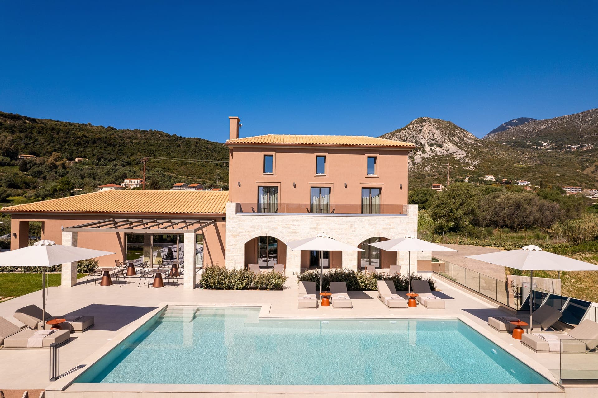 properties-REVELISUIT-1.jpg