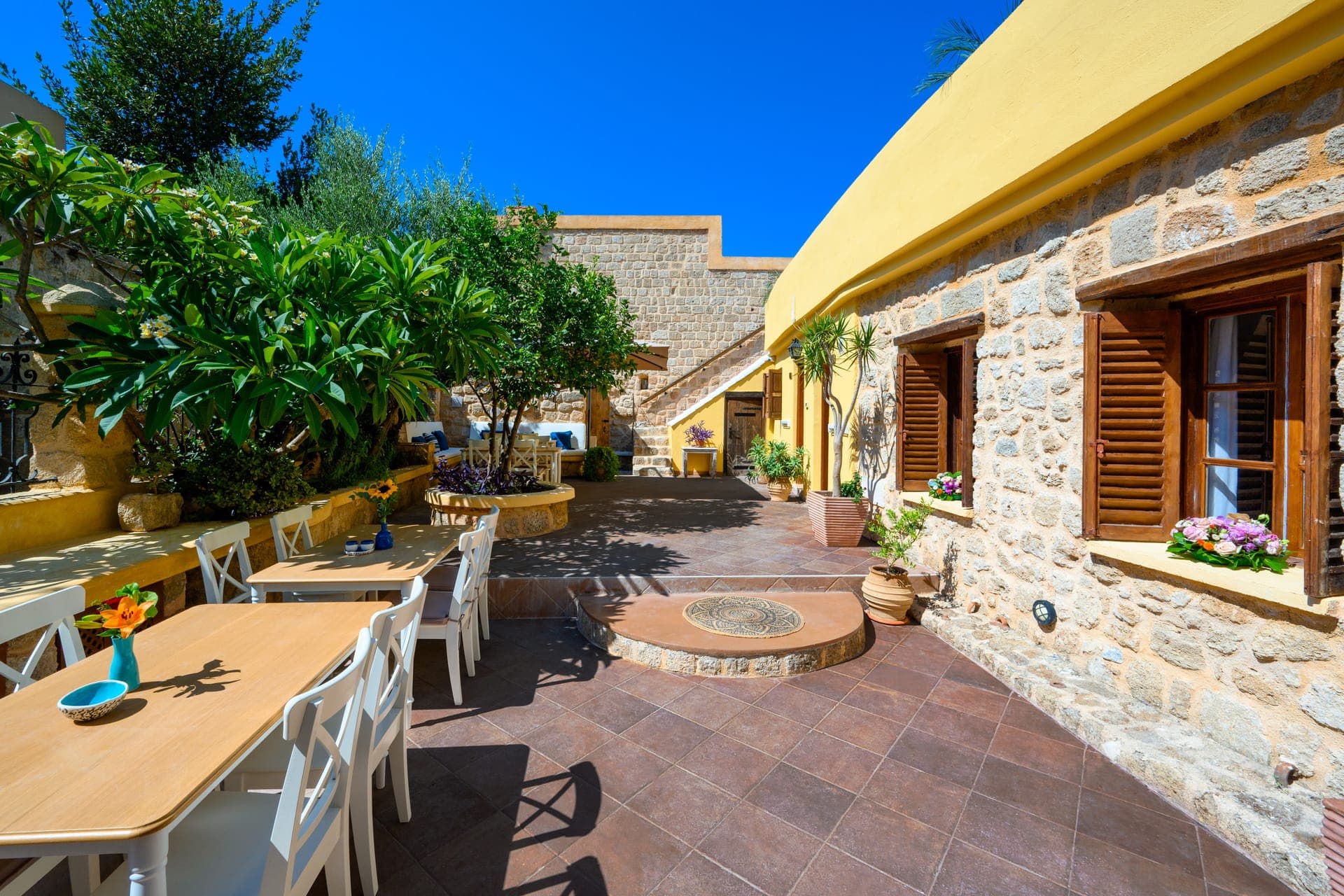 properties-RHODES4U-0.jpg
