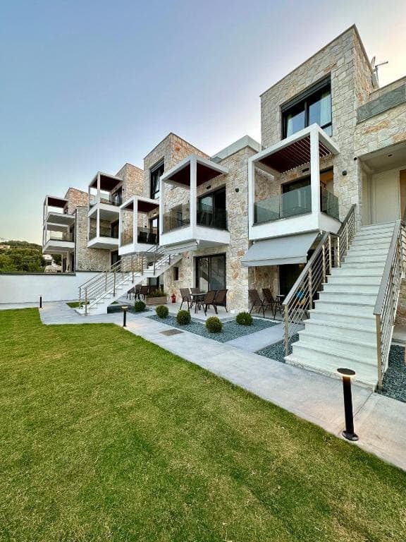 properties-RIGASBRHAL-0.jpg