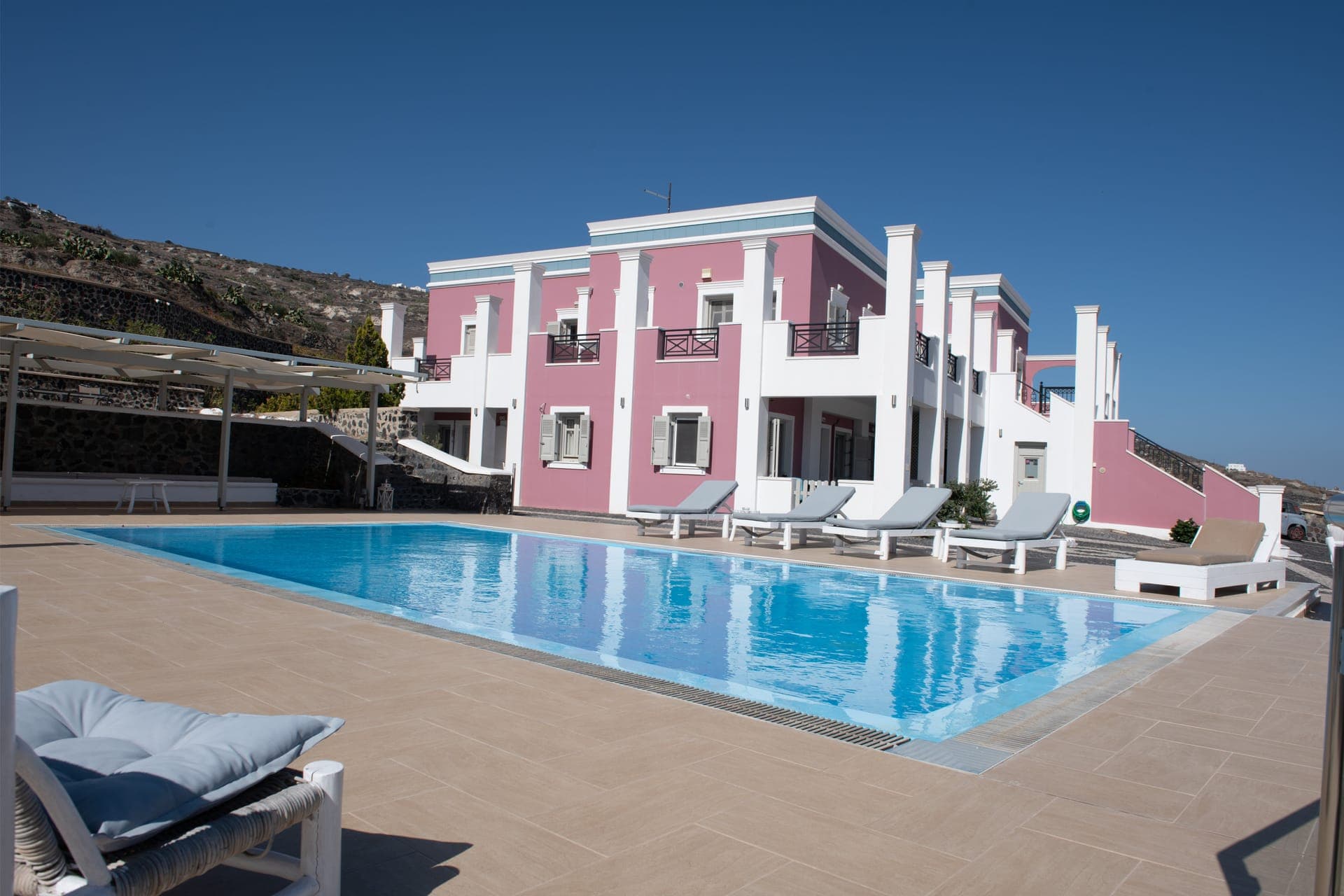 properties-ROSESUITES-0.jpg