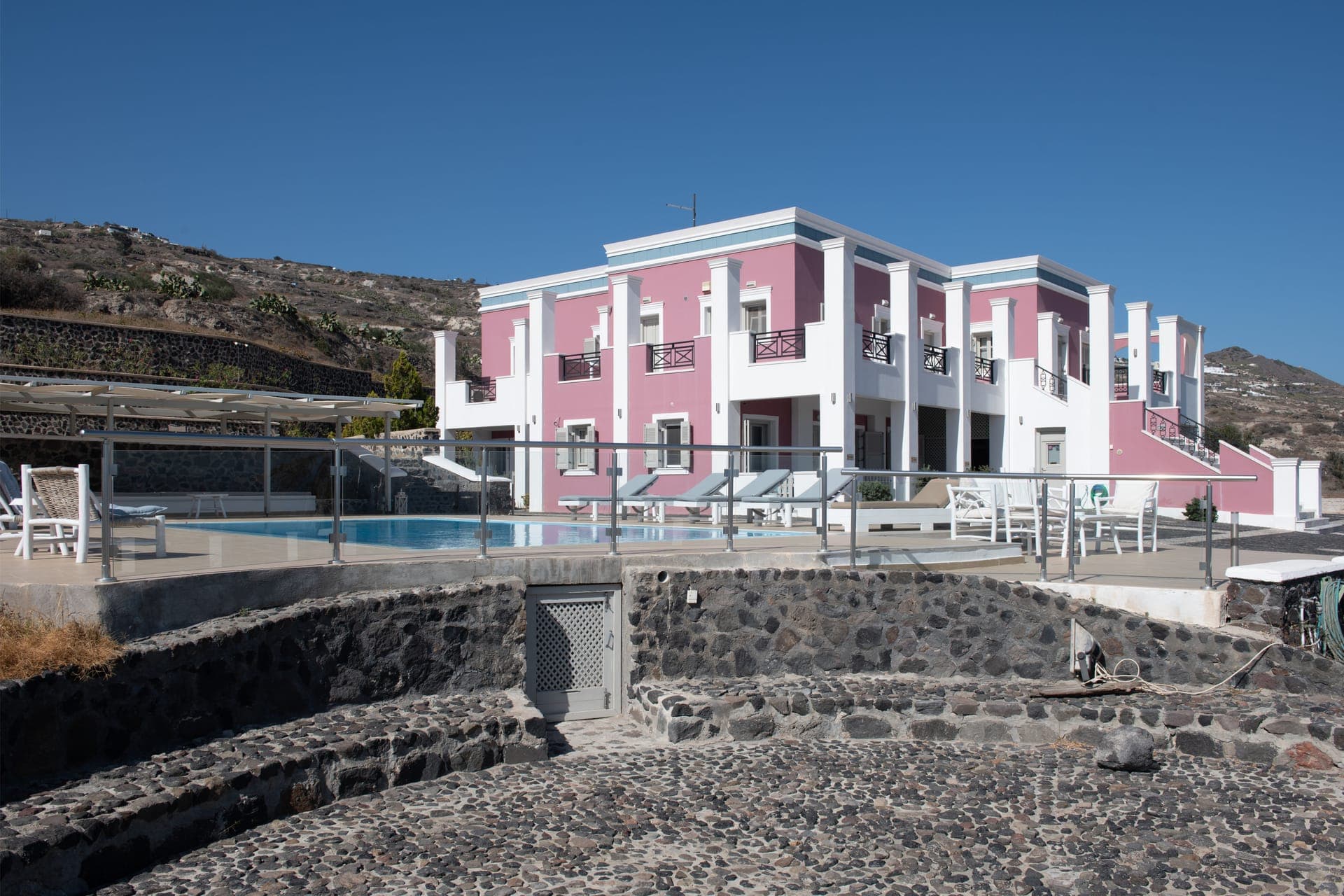 properties-ROSESUITES-2.jpg