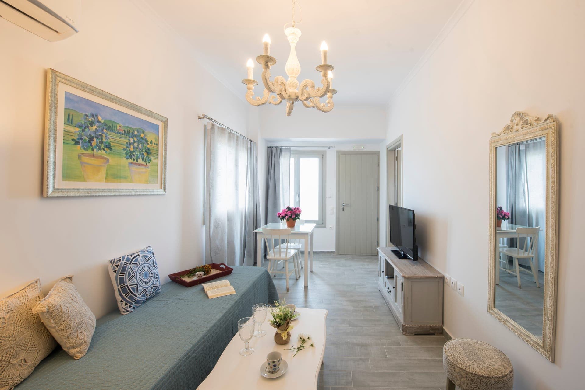 properties-ROSESUITES-4.jpg