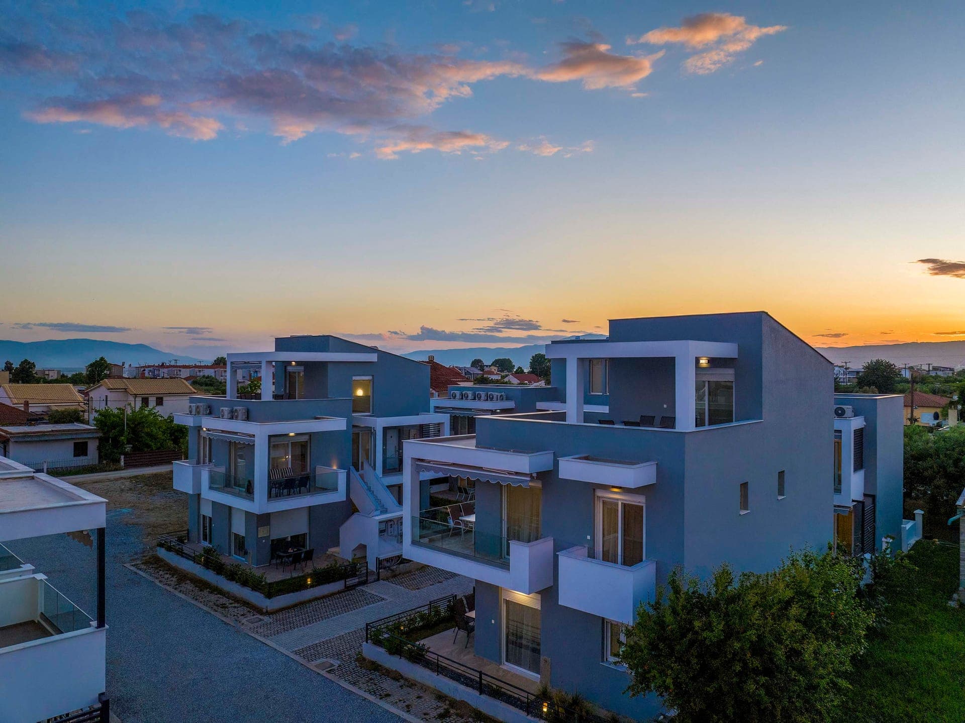 properties-ROXANIRES-1.jpg