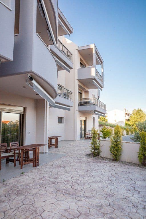 properties-ROYALTYLOF-1.jpg