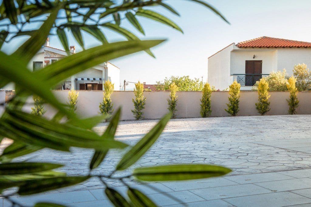 properties-ROYALTYLOF-2.jpg