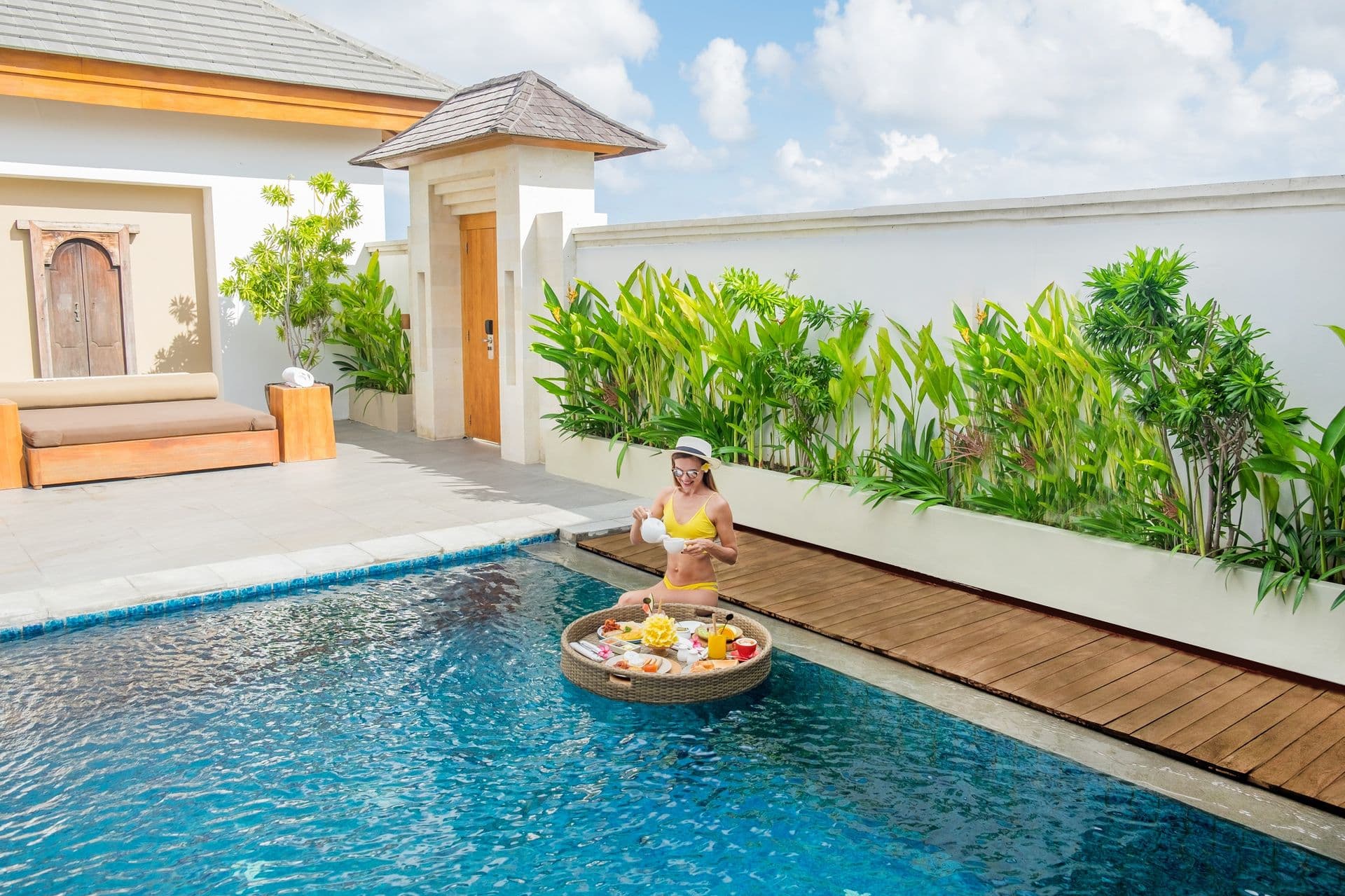 properties-ROYSUITES-0.jpg