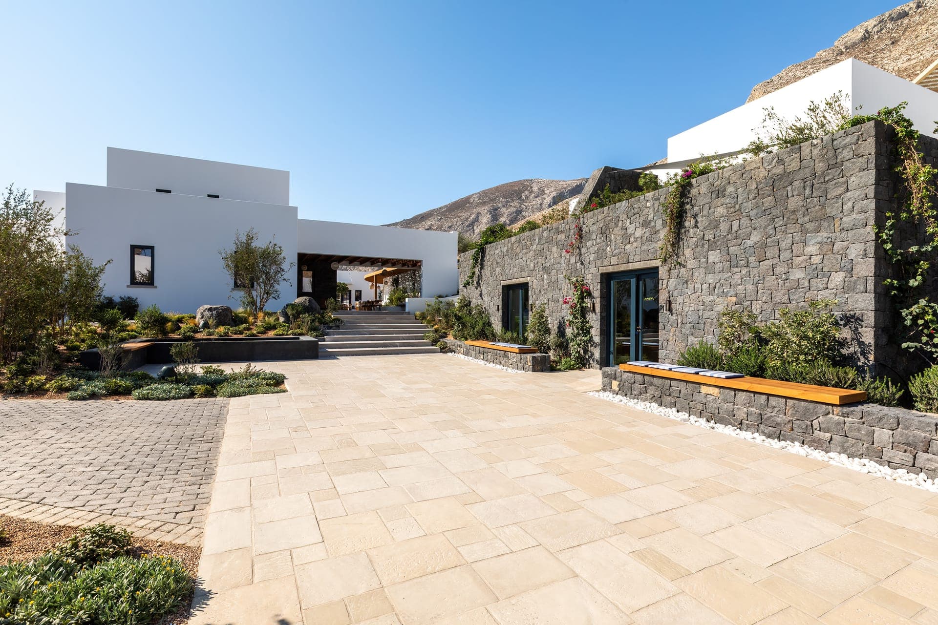 properties-SANDBLUSAN-1.jpg