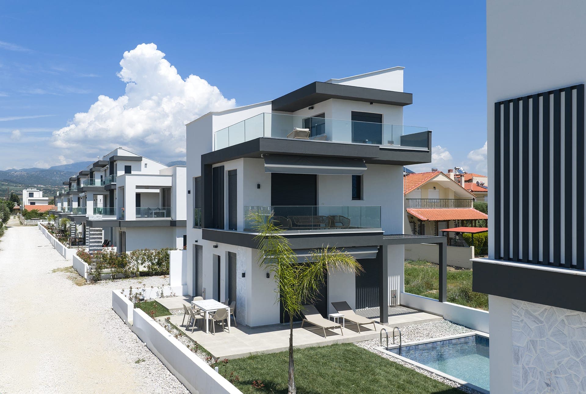 properties-SEAPEARLRE-1.jpg