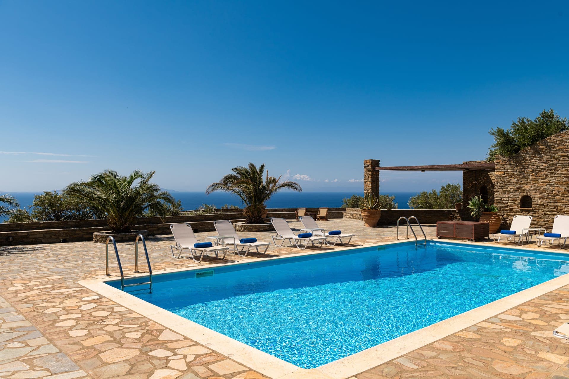 properties-SERANDROS-4.jpg