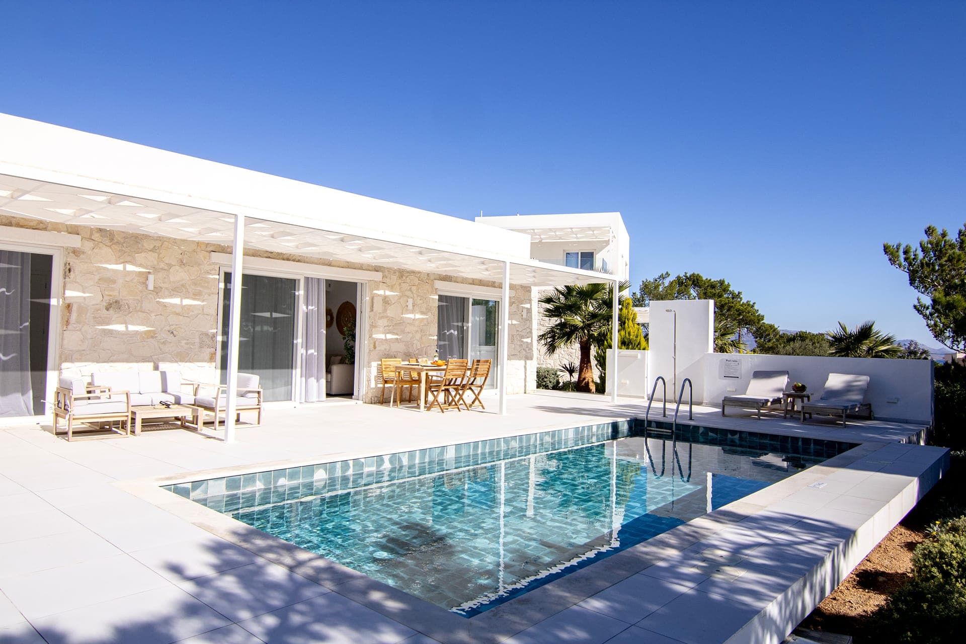 Villa Maria is a single floor villa with sea view, suitable for guests with mobility restrictions and can accommodate 4 people.
