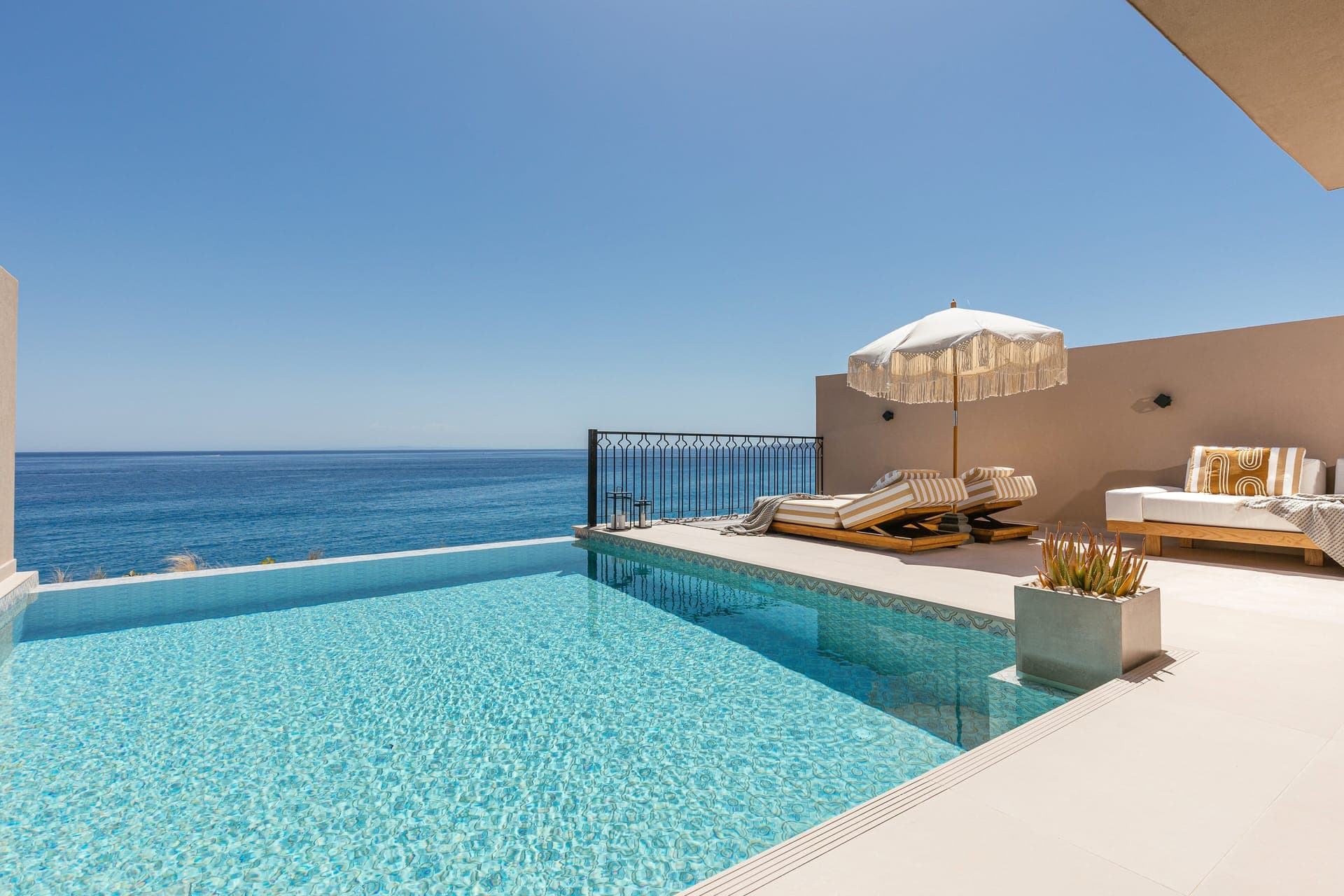 properties-SEWELOSUIT-2.jpg