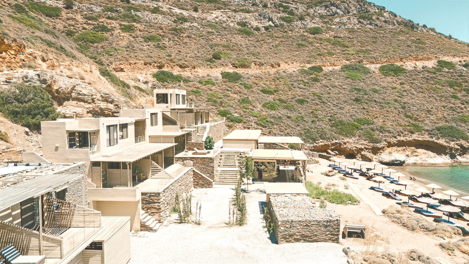 Private veranda
A quiet outdoor space to enjoy the sea breeze from morning to night.