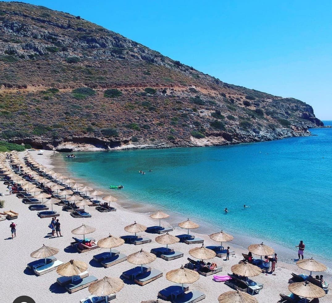 Organized beach
An organized sandy beach offering calm waters and relaxed summer moments.