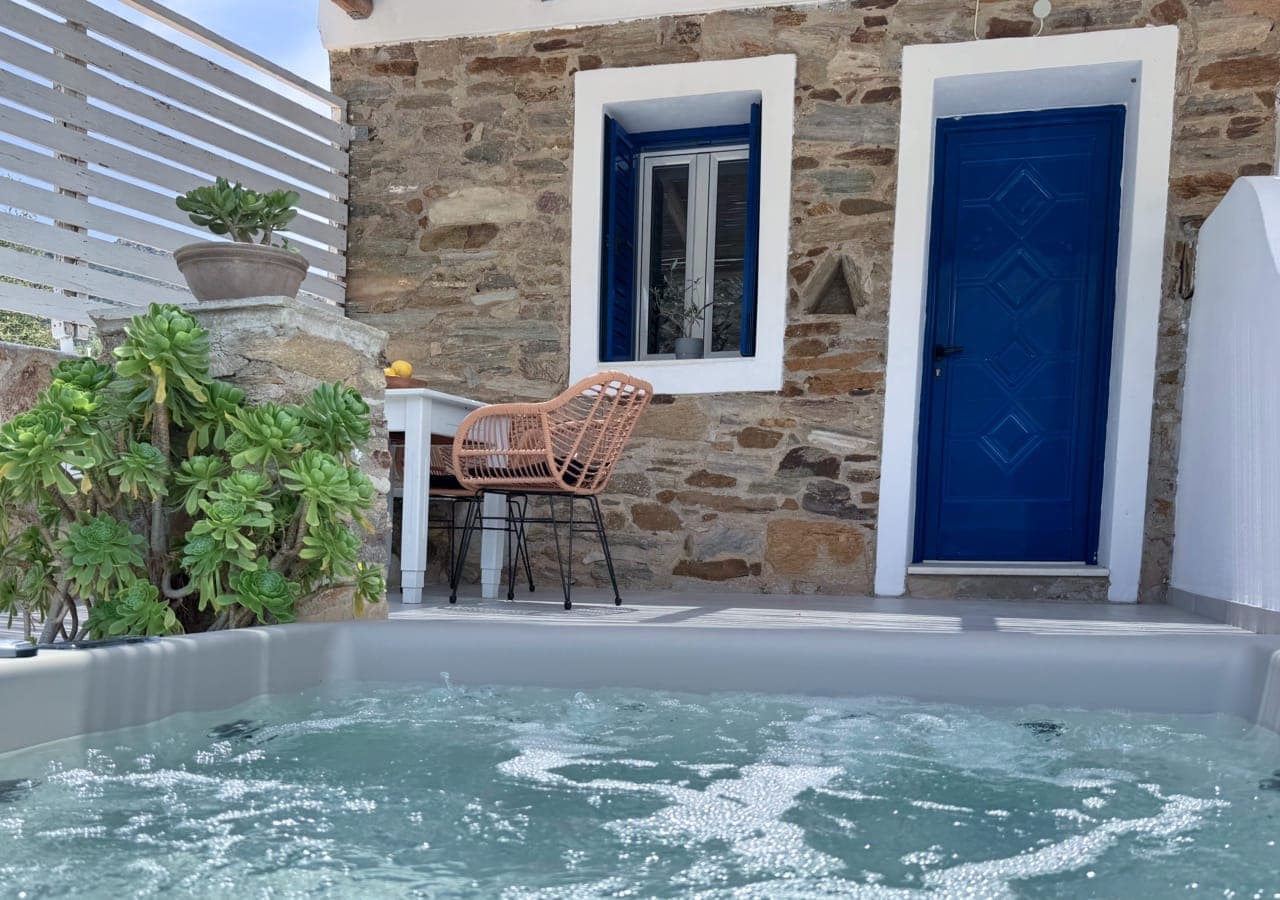 Apartment with Hot Tub