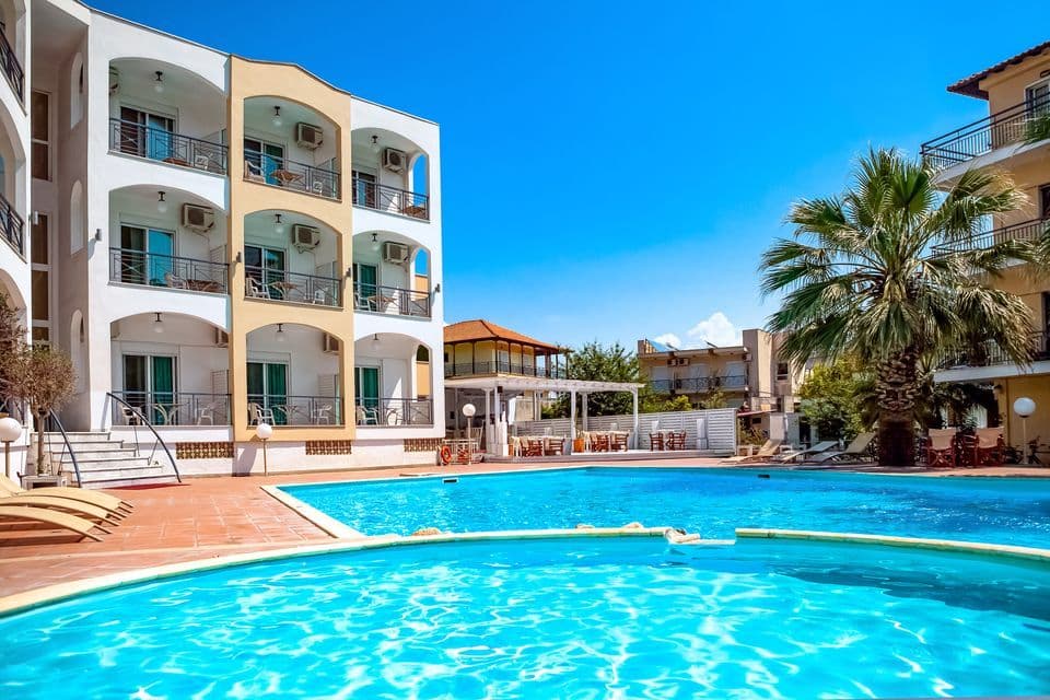 Hotel 
Building B
Standard Double rooms
Standard Triple rooms
